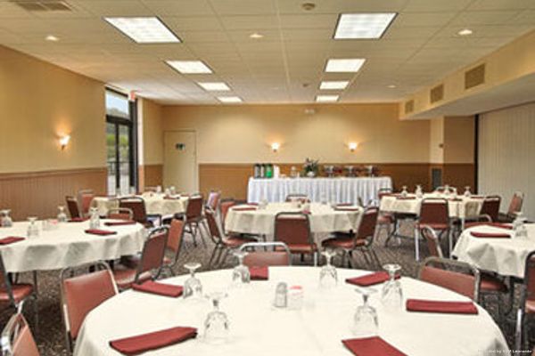 Macomb Inn Macomb